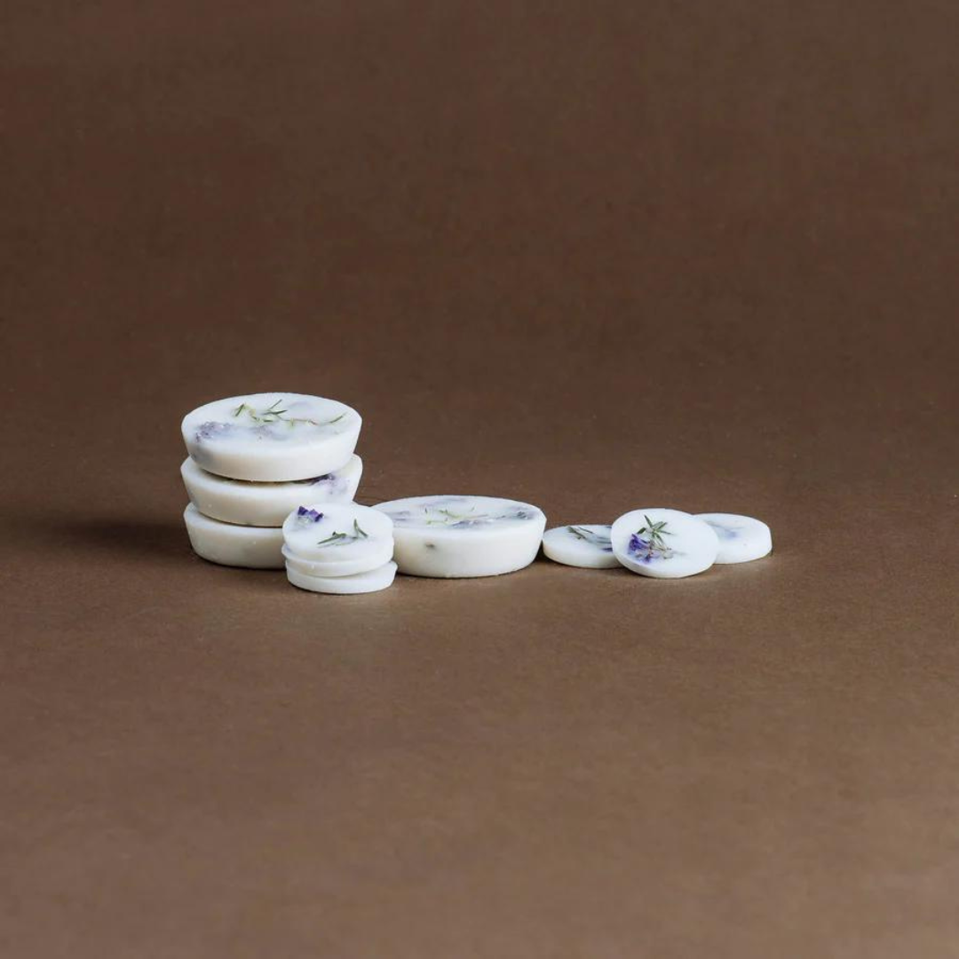 The Munio Juniper &amp; Limonium Soy Wax Rounds