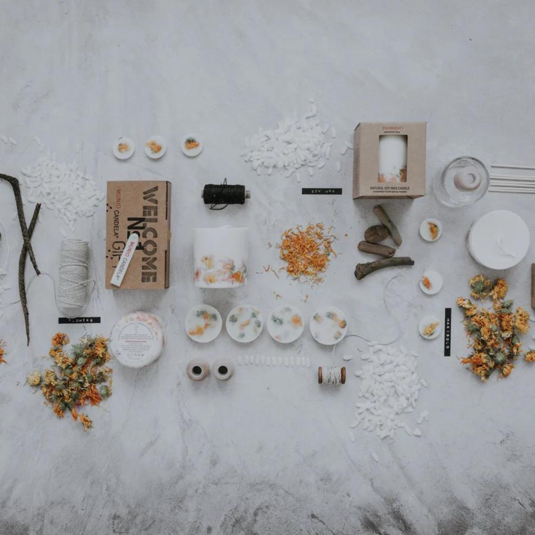 The Munio Marigold Flowers Candle